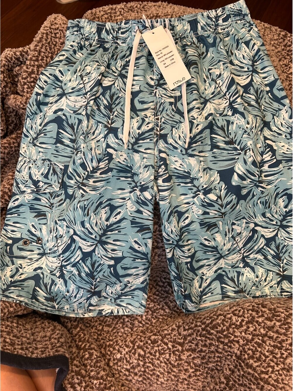 Men's Blue Tropical Leaf Print Swim Trunks with Mesh Lining Size 32